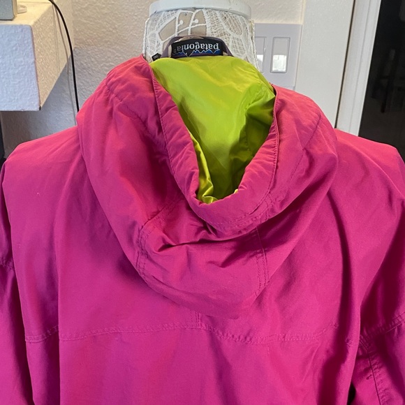 Patagonia Fuchsia Hooded Jacket - Picture 15 of 17